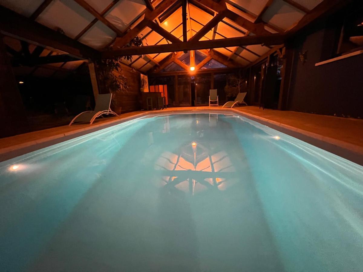 Maison Avec Piscine Et Sauna A Vire ภายนอก รูปภาพ